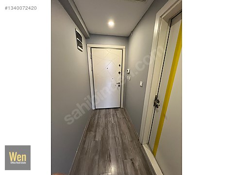 Satılık Daire Satılık Çiğli Uğur Mumcu Marka 333 Sitesi'nde Havuz Manzaralı 1+1 EŞYALI